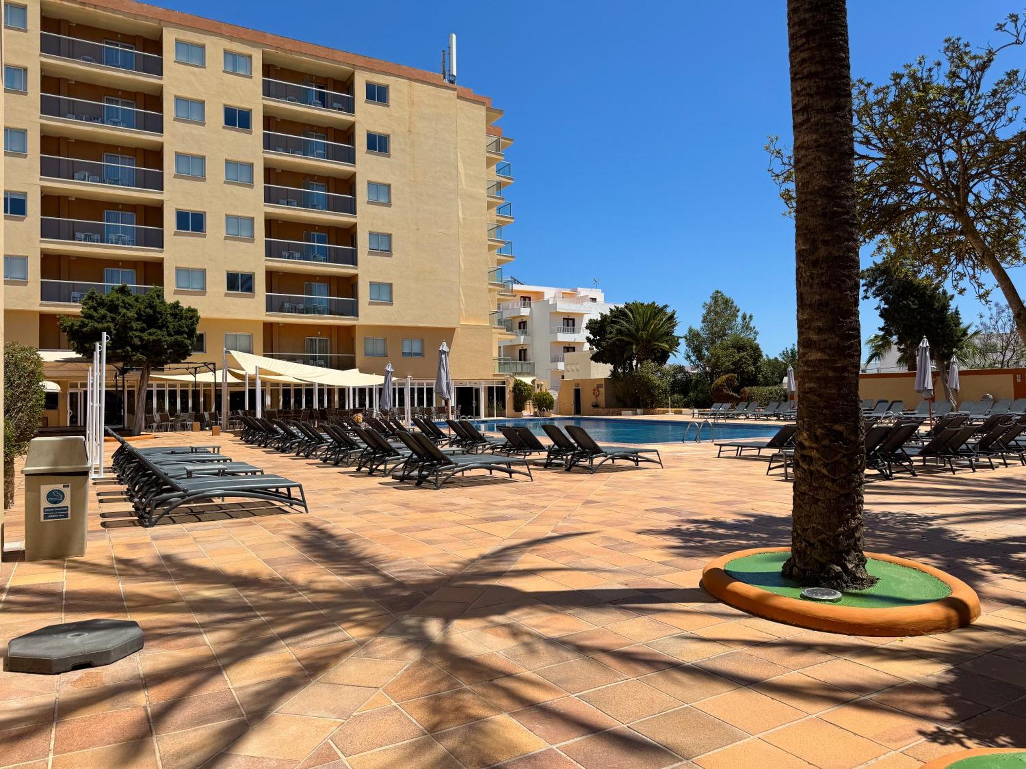 Aparthotel Moon Dreams Atlantic Es Canar  Exterior photo